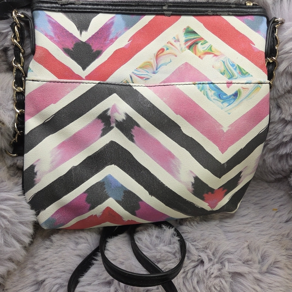 Nicole Miller Pink Black Chevron Crossbody Bag - Picture 4 of 13